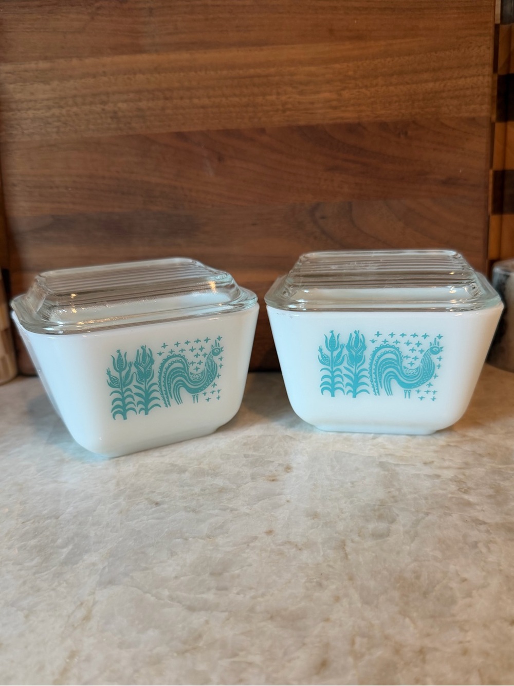 Two vintage 50’s Pyrex Amish Butterprint turquoise refrigerator dishes 501